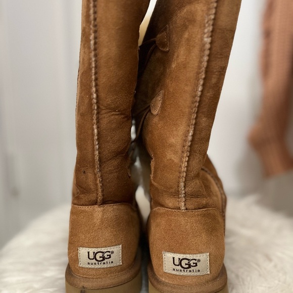 UGG Bailey Button - Picture 5 of 8